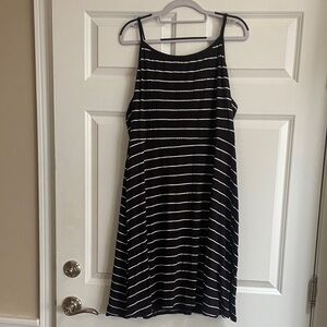 🧡 Women’s striped dress